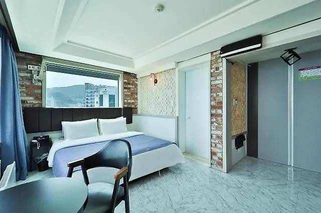 Motel Songjeong Namuneulbo *